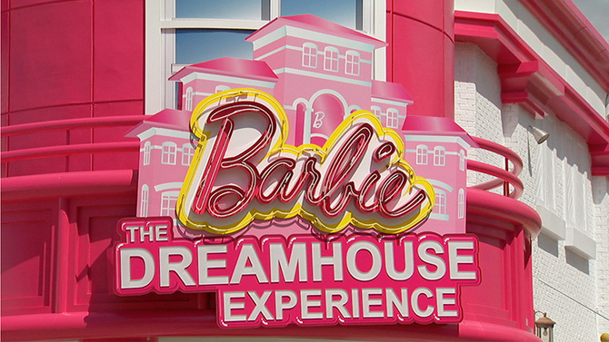 The Barbie Dream House Experience Is the Scariest Place on Earth | VICE Australia / NZ